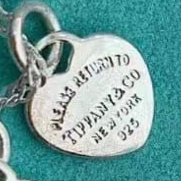 Return to New York heart “logo” Necklace silver necklace charm is sterling 925 - Picture 2 of 3